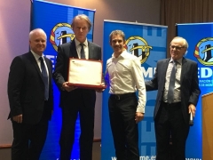 FEDME acknowledges CLIMBAT and ENTRE-PRISES with an award for their support to climbing sport in Spain